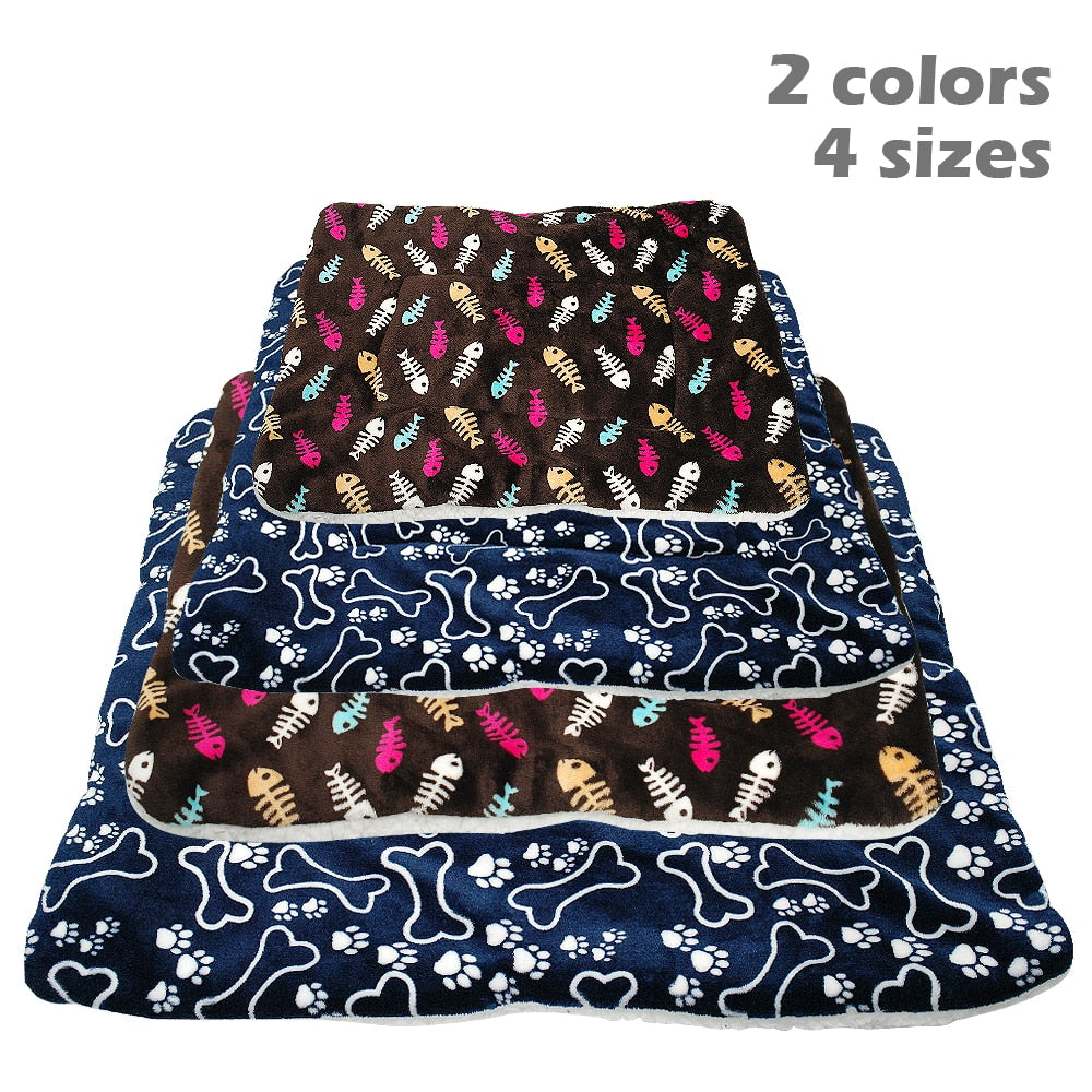 Paw Print Fleece Dog Bed Mat – Warm Blanket for Dogs & Cats
