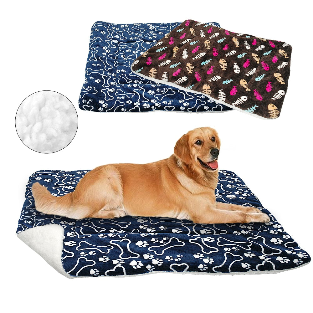 Paw Print Fleece Dog Bed Mat – Warm Blanket for Dogs & Cats
